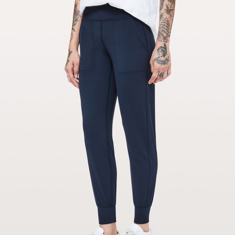 Lululemon Align High Rise Jogger Navy size 4